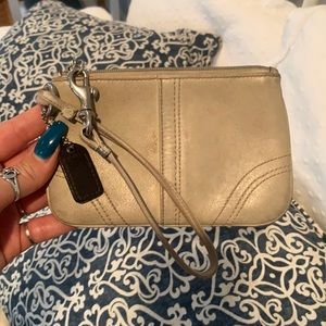 Coach wristlet 🤍 vintage/ rare & authentic coach